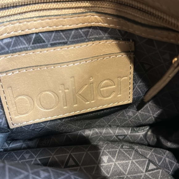 BOTKIER Clinton Medium Leather Crossbody Bag Chai - Picture 10 of 12